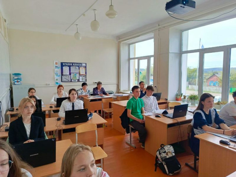 Защита индивидуальных проектов обучающимися 10-го класса.